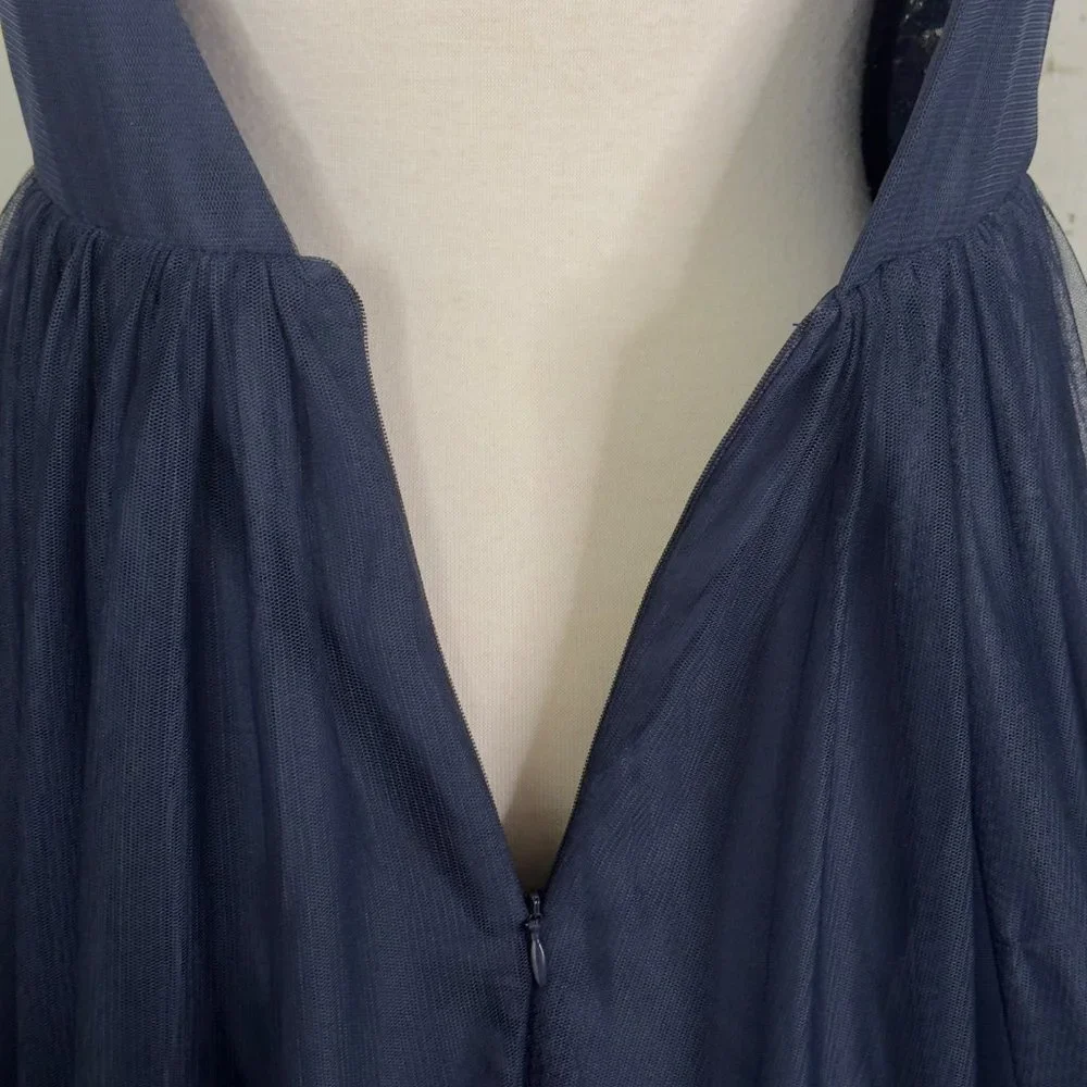 Blondie Nites Navy Gold Embroidered V-Neck V-Back Formal Dress Ball Gown Size 9 - Picture 13 of 16